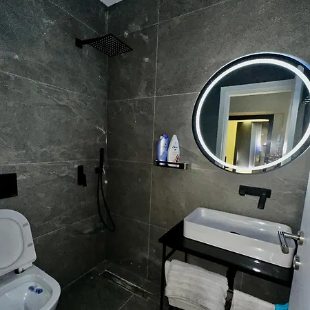 1 Bedroom Flat Apartment *